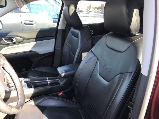 2022 Jeep Compass Latitude Lux photo 2