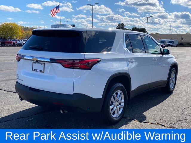 2023 Chevrolet Traverse LS photo 2