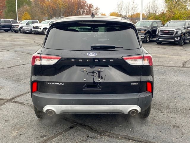 2020 Ford Escape Titanium Hybrid photo 2