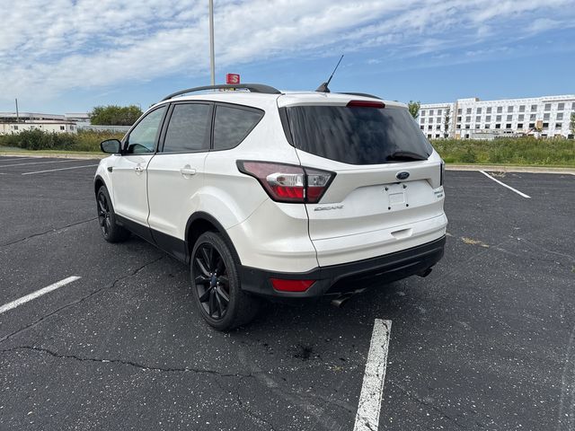 2018 Ford Escape Titanium photo 2