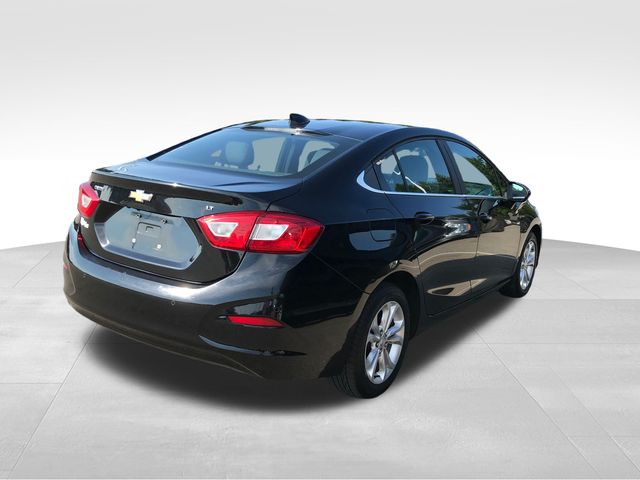 2019 Chevrolet Cruze LT photo 2