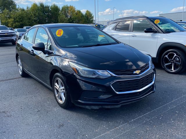 2018 Chevrolet Cruze LT photo 2