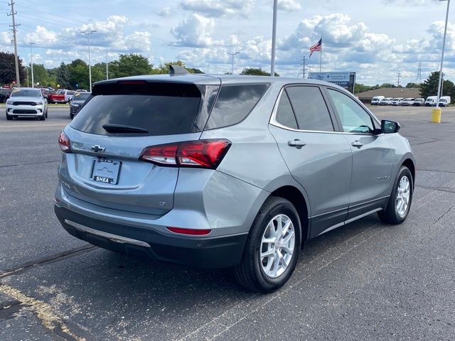 2024 Chevrolet Equinox LT photo 3