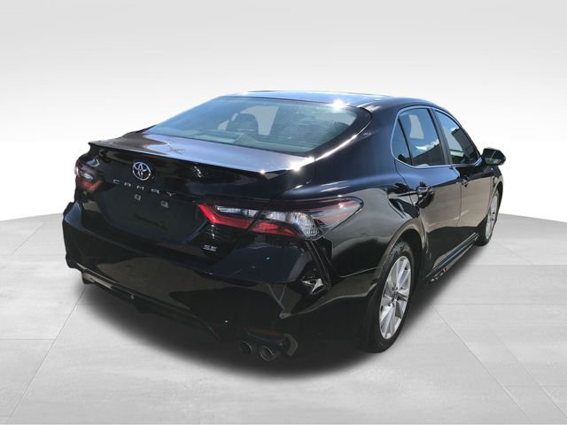 2022 Toyota Camry SE photo 2