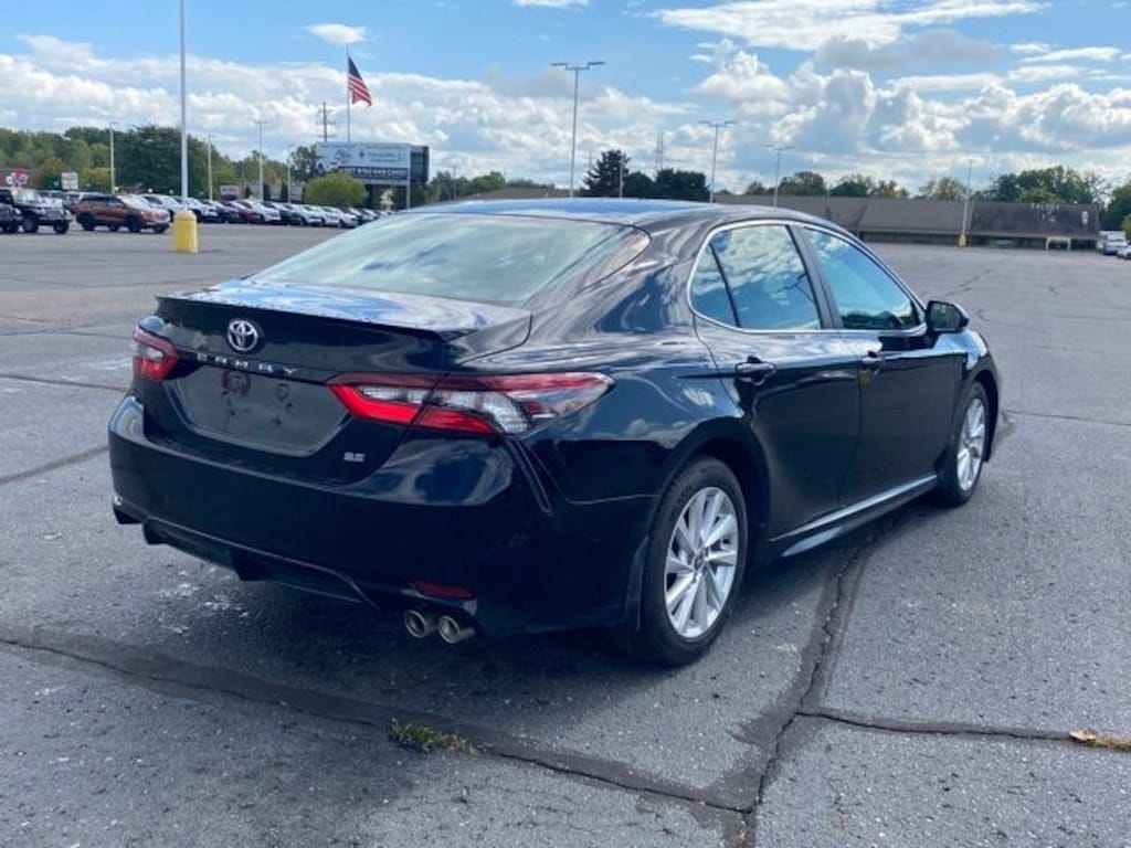 Used 2023 Toyota Camry SE Sedan