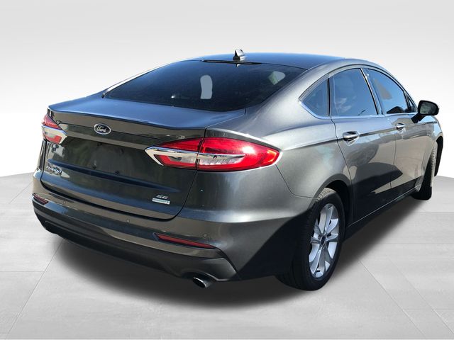 2020 Ford Fusion SE photo 2