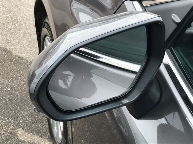 2023 Toyota Camry SE photo 3