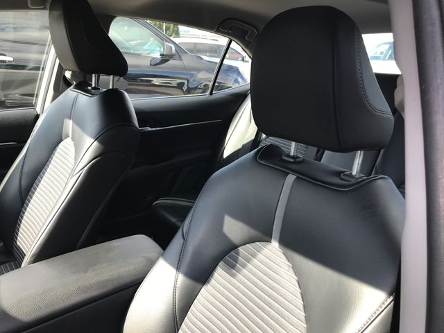 2023 Toyota Camry SE photo 4