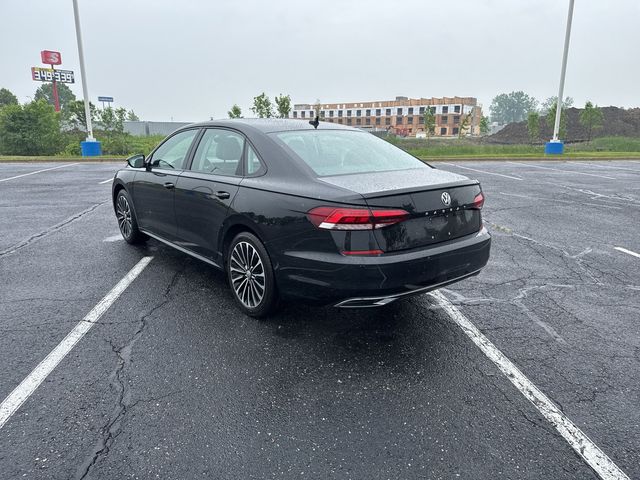 2022 Volkswagen Passat 2.0T Limited photo 2