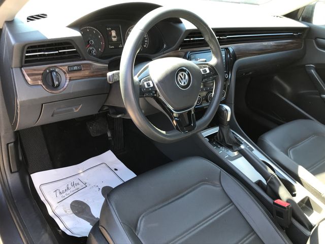 2022 Volkswagen Passat 2.0T Limited photo 3