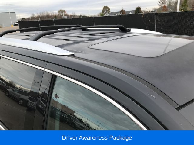 2017 Cadillac Escalade Luxury photo 3