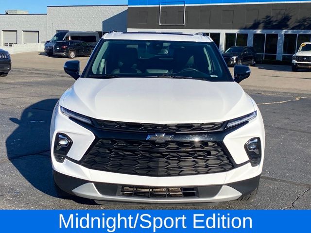 2023 Chevrolet Blazer 3LT photo 2