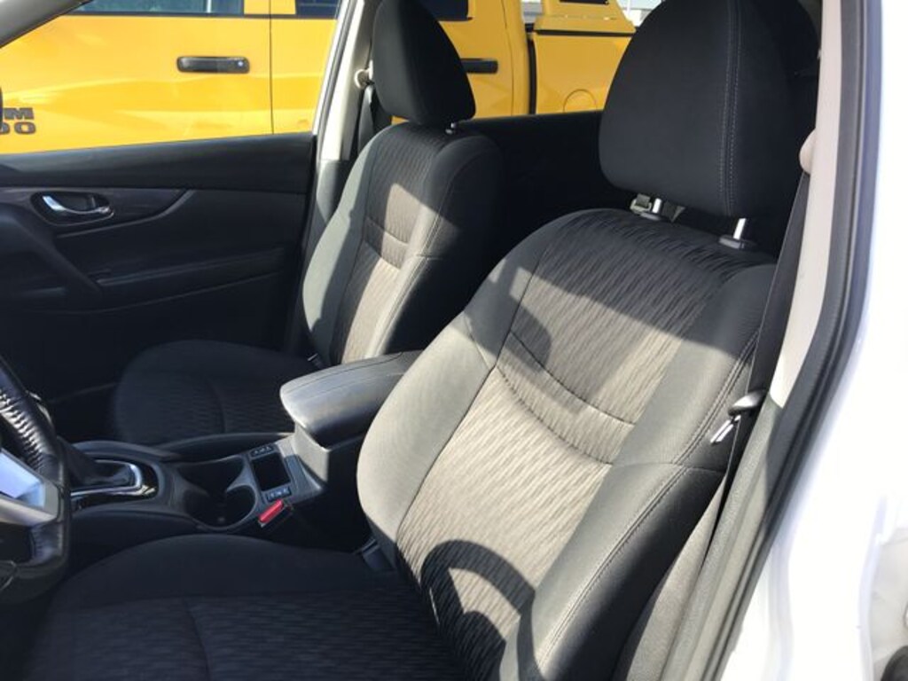 Used 2020 Nissan Rogue SV SUV