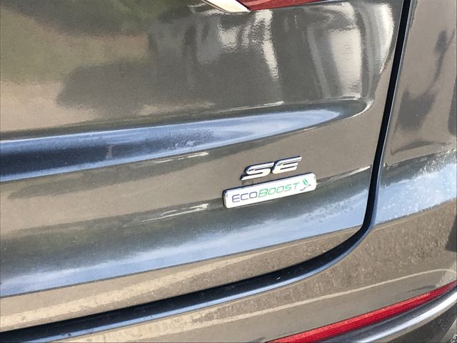 2020 Ford Fusion SE photo 3