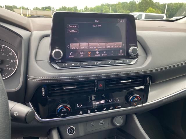 2021 Nissan Rogue SV photo 3