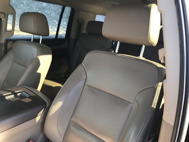 2018 Chevrolet Suburban Premier photo 3