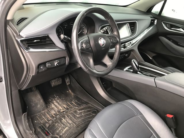 2020 Buick Enclave Essence photo 3