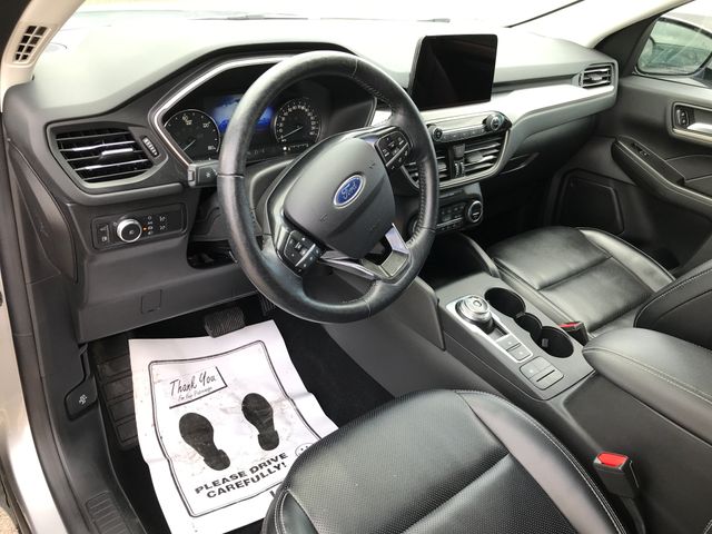 2021 Ford Escape SEL Hybrid photo 3