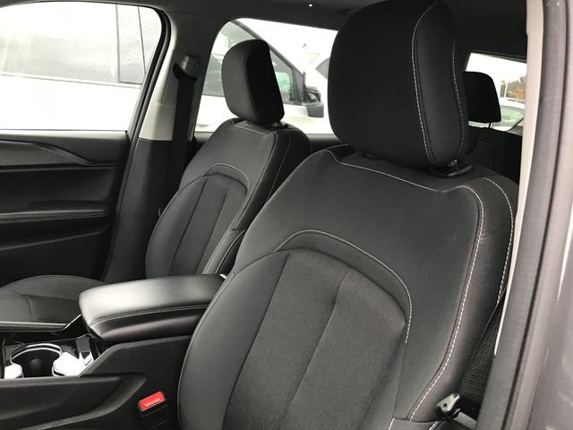 2023 Jeep Grand Cherokee Laredo photo 3