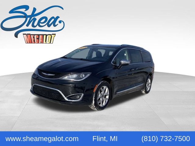 2019 Chrysler Pacifica Limited's photo