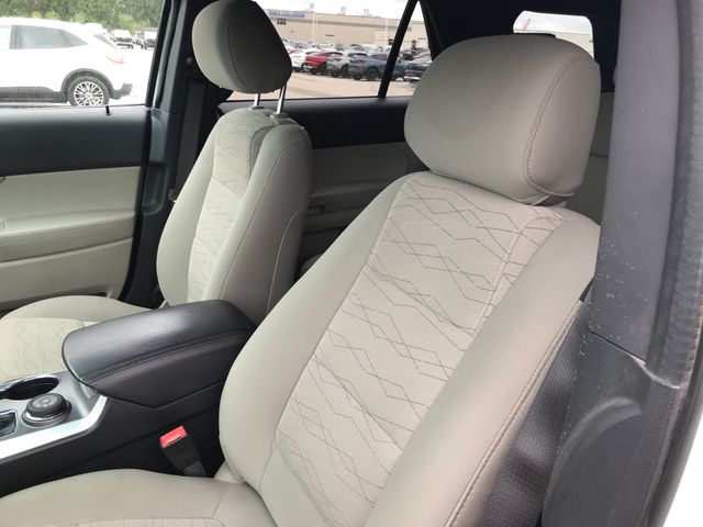 2015 Ford Explorer Base photo 4