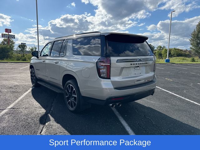 2022 Chevrolet Suburban RST photo 2