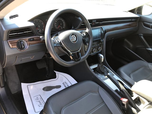 2022 Volkswagen Passat 2.0T Limited photo 2