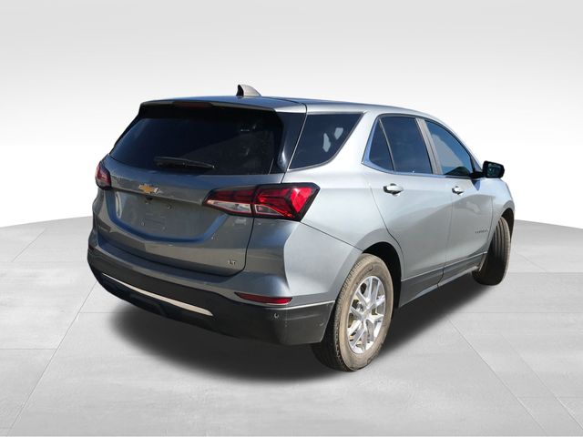 2024 Chevrolet Equinox LT photo 2