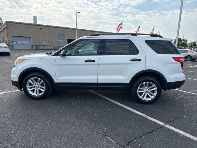 2015 Ford Explorer Base photo 2