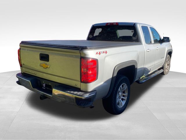 2017 Chevrolet Silverado 1500 LT photo 2