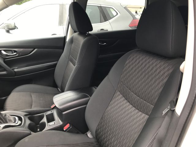 2020 Nissan Rogue SV photo 4