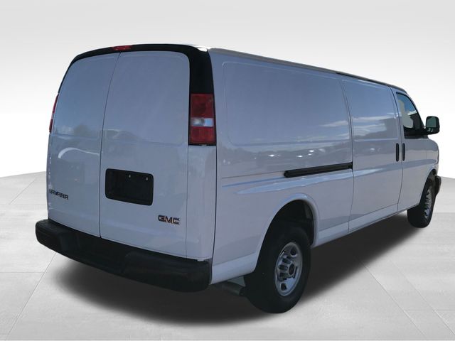 2024 Gmc Savana 2500 photo 2