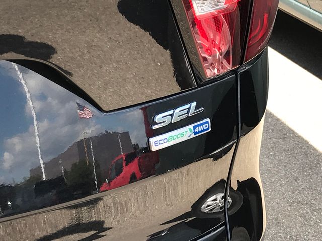 2019 Ford Escape SEL photo 2