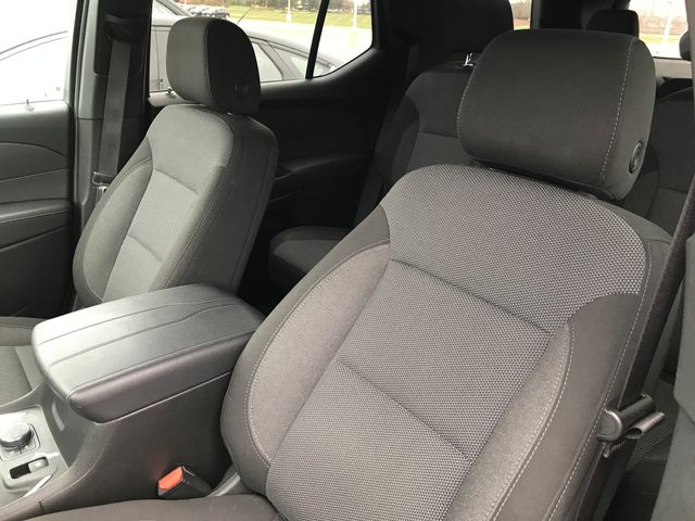 2023 Chevrolet Traverse Cloth photo 4