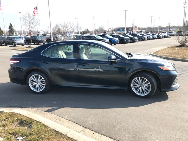 2020 Toyota Camry Hybrid XLE photo 4