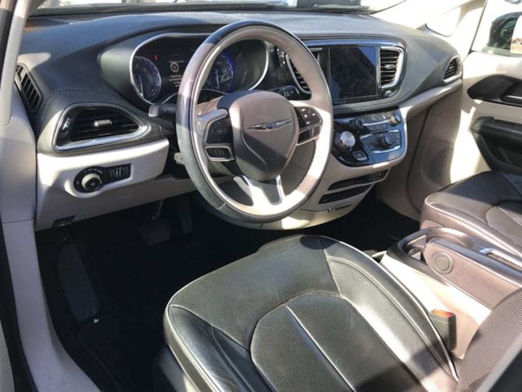 Used 2020 Chrysler Pacifica Limited Minivan/Van