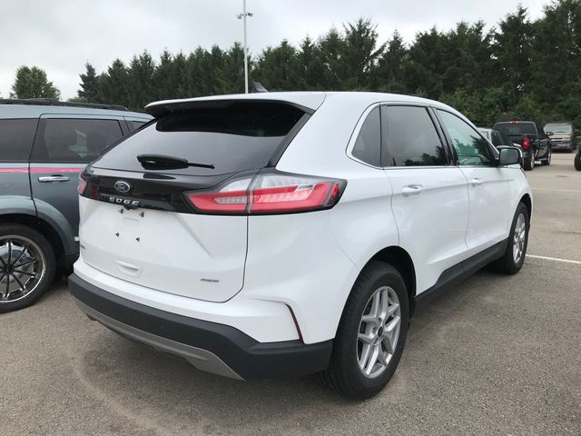 2024 Ford Edge SEL photo 2
