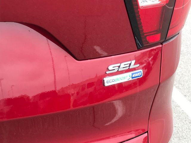 2019 Ford Escape SEL photo 4