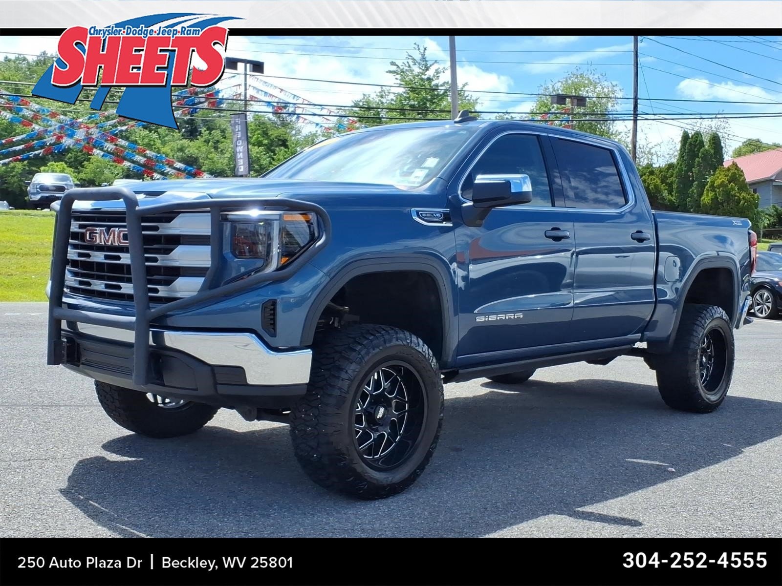 2024 GMC Sierra 4WD Crew Cab Short Box SLE's photo