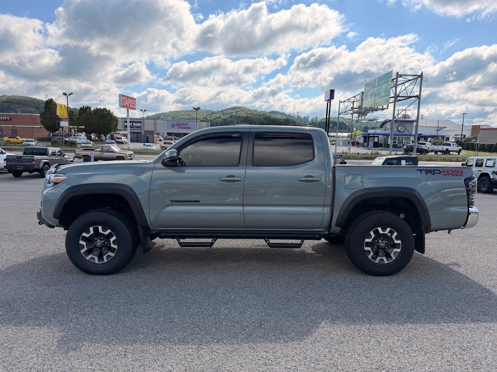 Used 2022 Toyota Tacoma 4WD SR5 SR5 Double Cab 5 Bed V6 AT