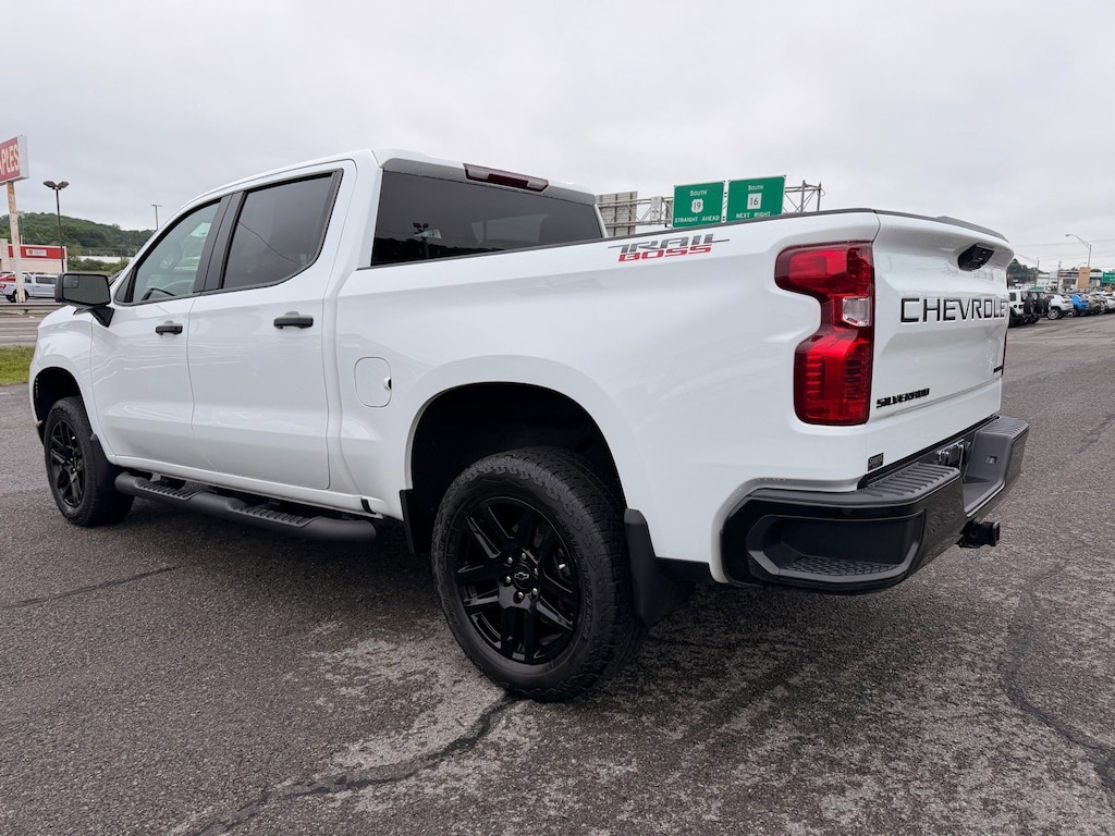Used 2024 Chevrolet Silverado 1500 Custom Trail Boss 4WD Crew Cab 147 Custom Trail Boss