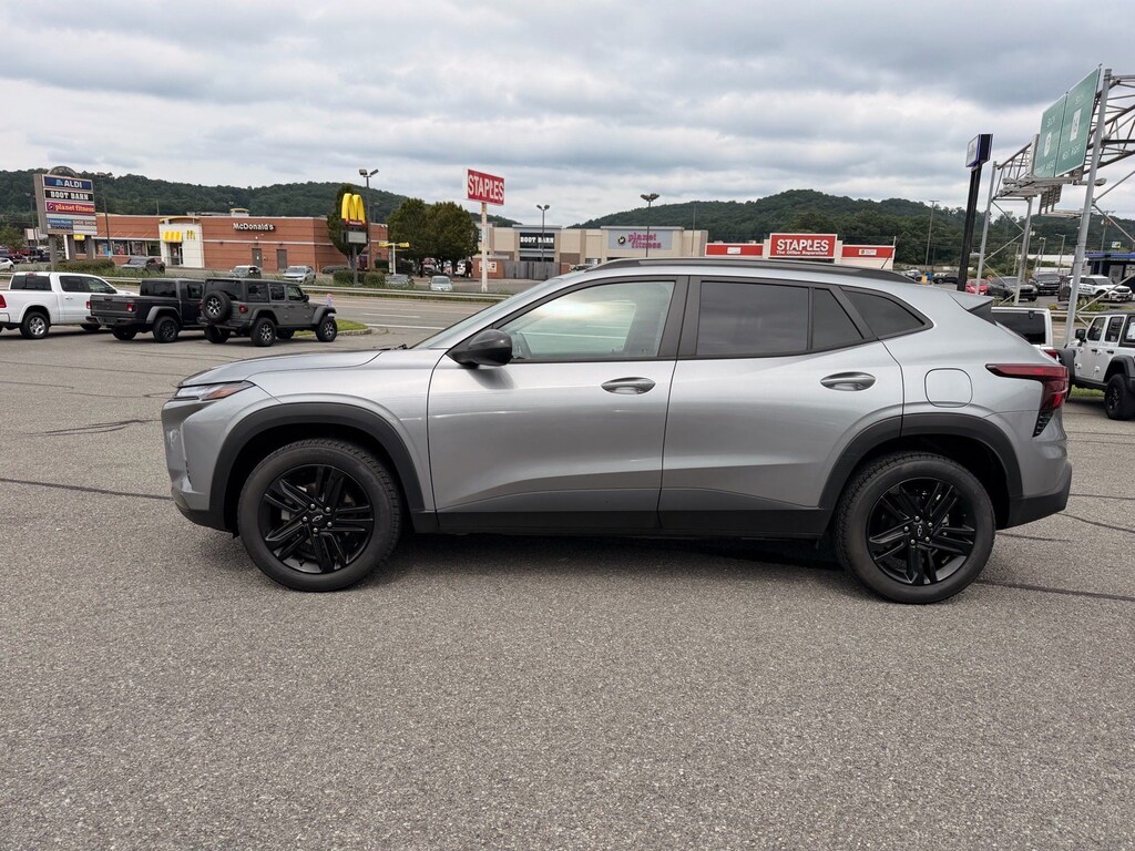 Used 2024 Chevrolet Trax ACTIV FWD ACTIV