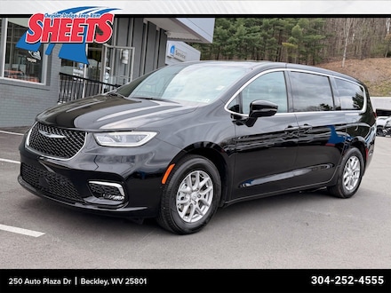 2026 Chrysler Pacifica SELECT Passenger Van
