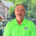 Staff member Darrell Blackburn from ID_22aef9