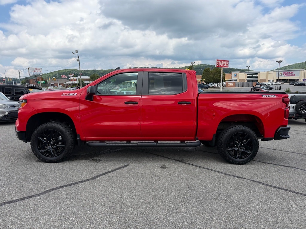 Used 2024 Chevrolet Silverado 1500 Custom Trail Boss 4WD Crew Cab 147 Custom Trail Boss