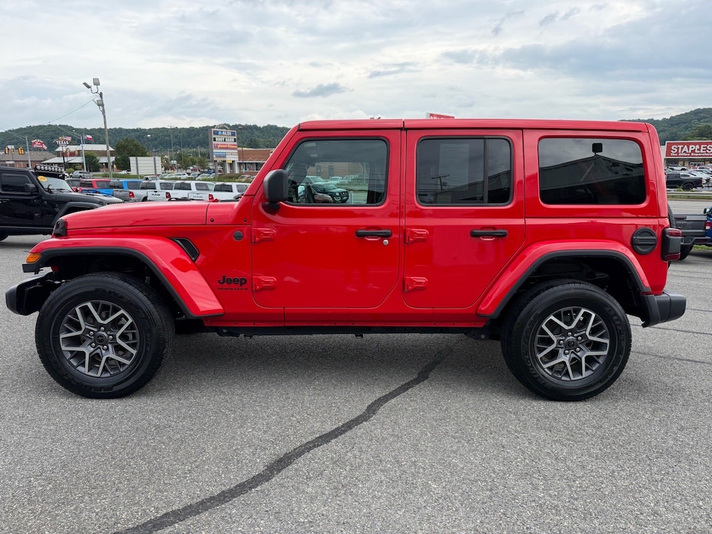 Used 2025 Jeep Wrangler Sahara Sahara 4x4