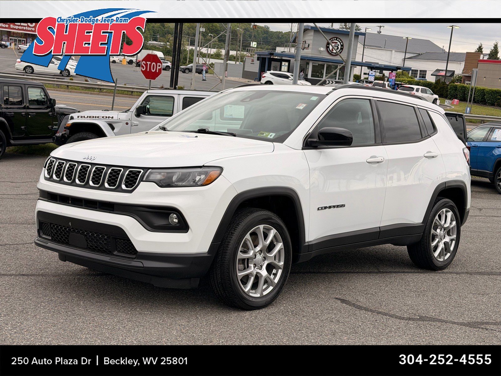 2024 Jeep Compass Latitude Lux 4X4's photo