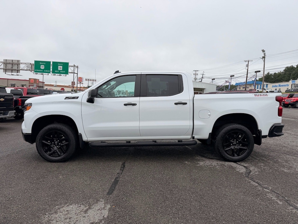 Used 2024 Chevrolet Silverado 1500 Custom Trail Boss 4WD Crew Cab 147 Custom Trail Boss
