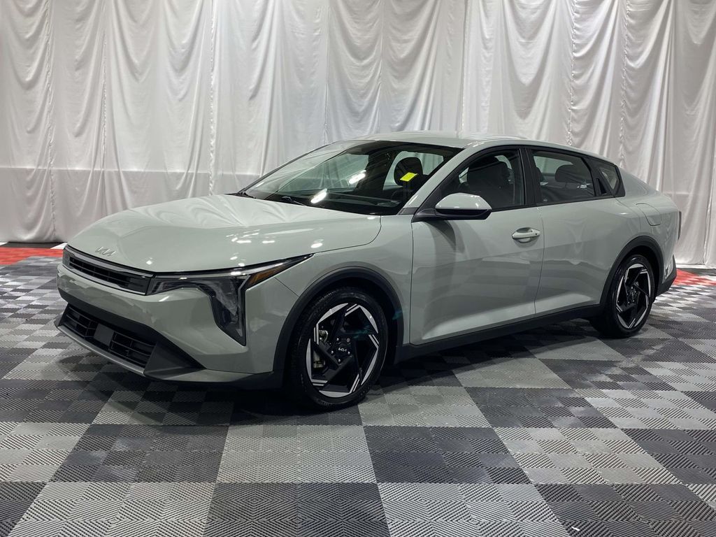 2025 Kia K4 EX AT's photo