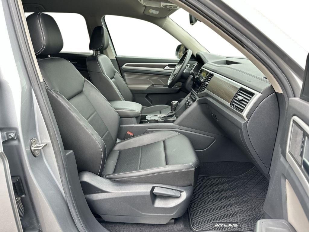 2023 Volkswagen Atlas SE w/Tech - Photo 25